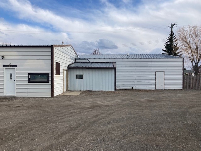 Commercial Property Fort Macleod